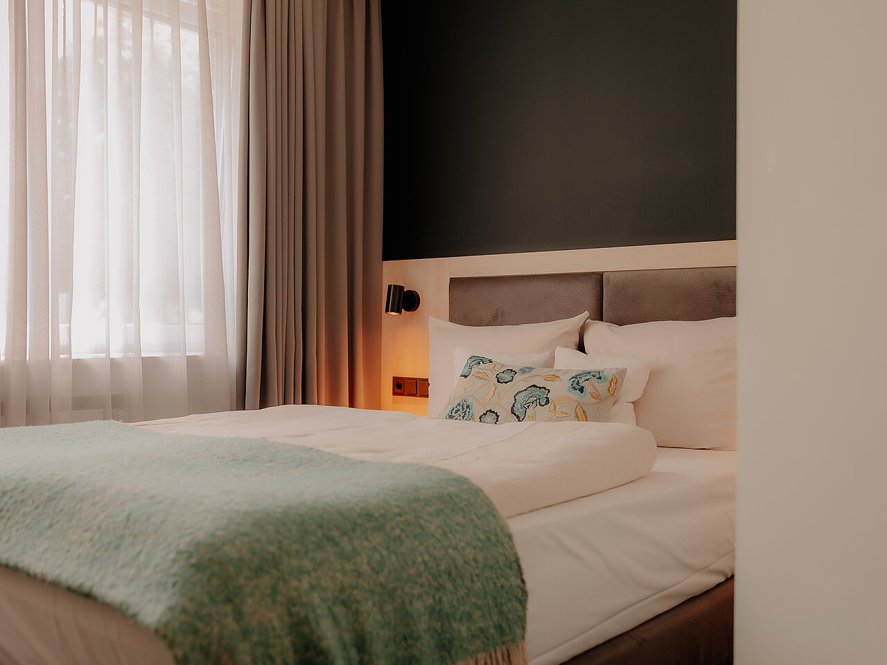 Doppelzimmer Classic im Stadthotel Borken by Hackmann mit Tageslicht und gemütlichem Design