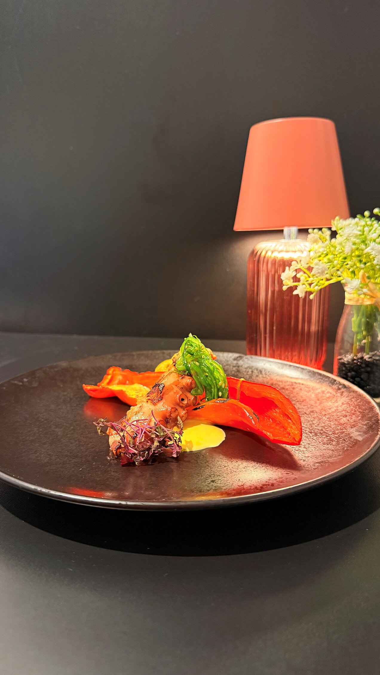 Gegrillter Pulpo mit Paprika und Safran-Aioli beim Hooked & Cooked im VIA PLAZA Meppen